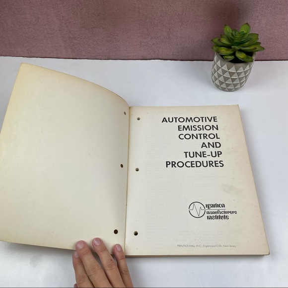 Automotive Emission Control & Tune Up Procedures - Picture 5 of 7